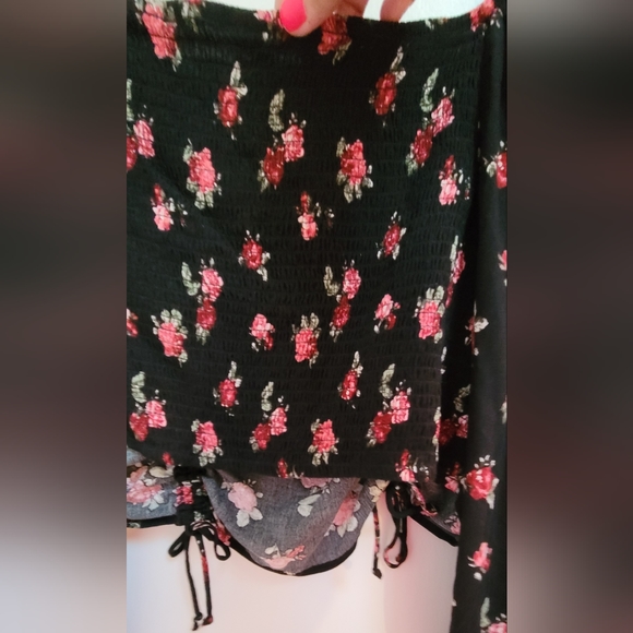 Wild Fable Flowered Boho / Crop Top - Picture 3 of 4